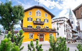 Ambra Cortina Luxury&Fashion Hotel